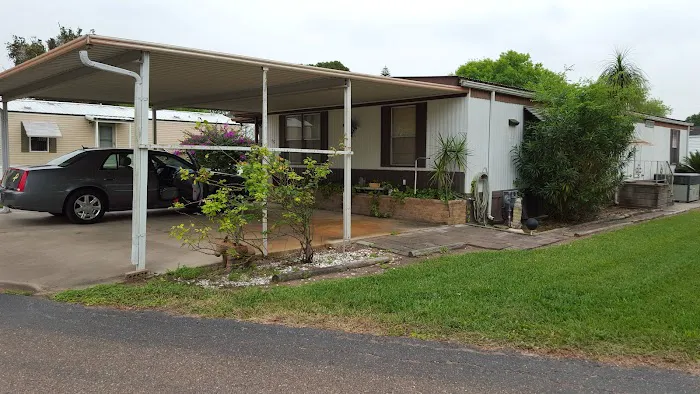 Dixieland Mobile Home & RV Pk Picture 1