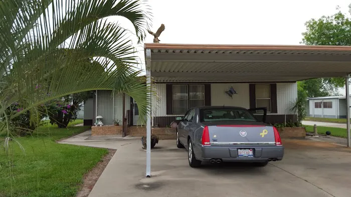 Dixieland Mobile Home & RV Pk Picture 3