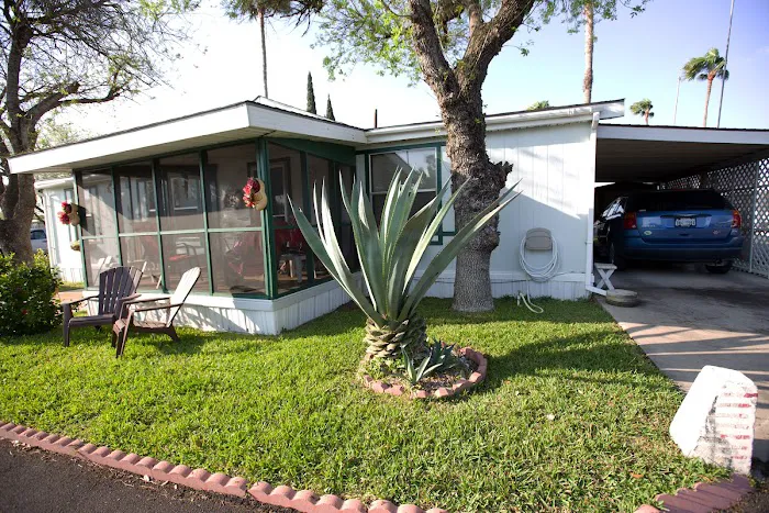 Palm Gardens Home & RV Park Picture 1