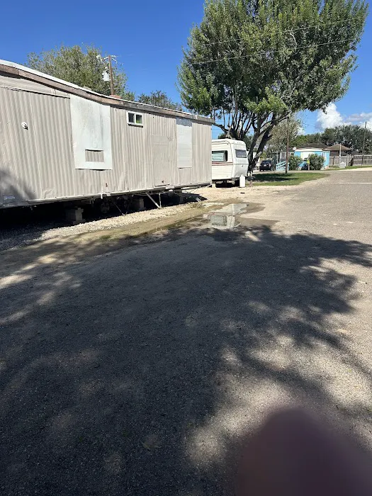 Big Sky Mobile Home Park Picture 4