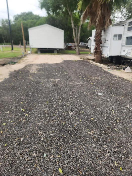 Big Sky Mobile Home Park Picture 5