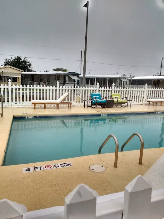 Twin Palms RV Resort Picture 2