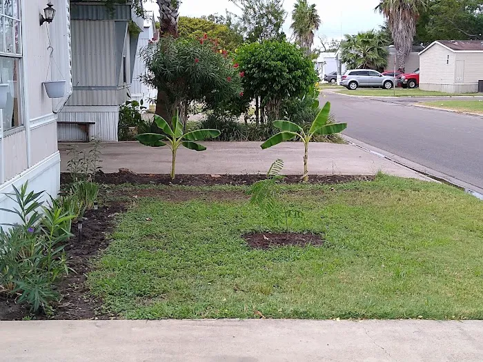 Southern Breeze Mobile Home Park Picture 7