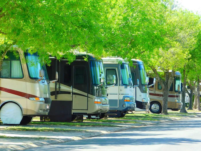 Park Place Estates RV Resort Picture 9