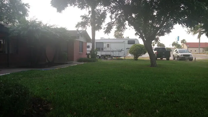 Sunchasers RV Park Picture 9