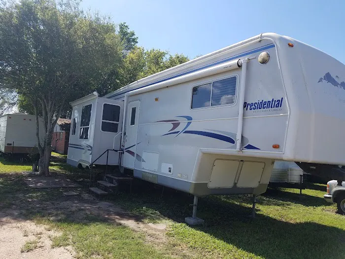 Sunchasers RV Park Picture 4