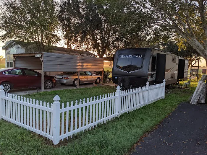 La Mirada Country Estates (Family Mobile Home and RV Park) Picture 7