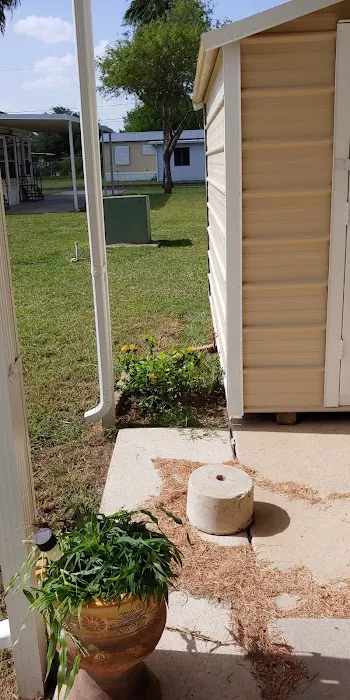 Yellow Rose MH & RV Park Picture 1