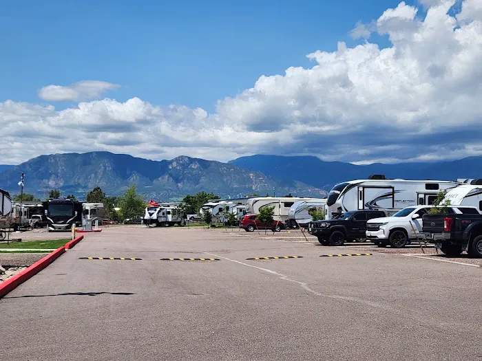 Peak RV Resort Picture 3