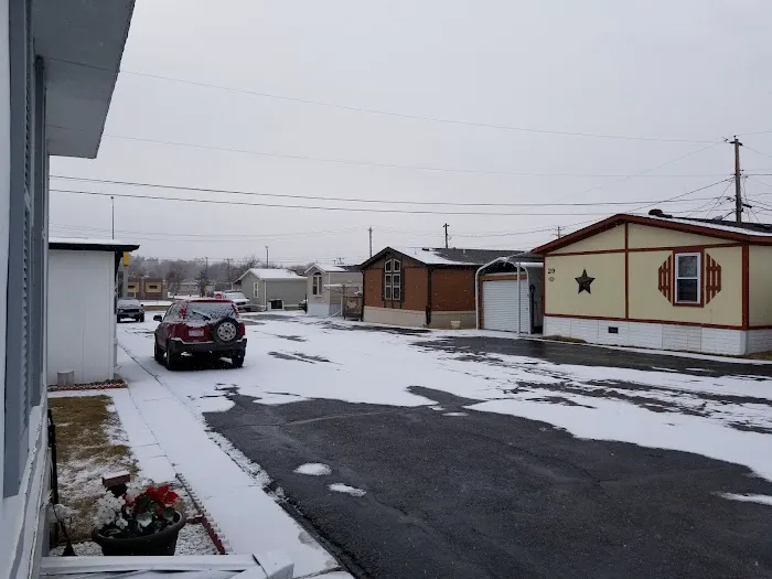 Golden Acres Mobile Home Park Picture 2