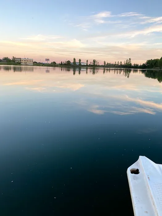 Wakeside Lake RV Park Picture 2