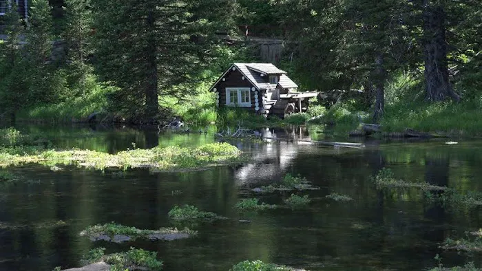 Yellowstone RV Park at Mack's Inn Picture 8