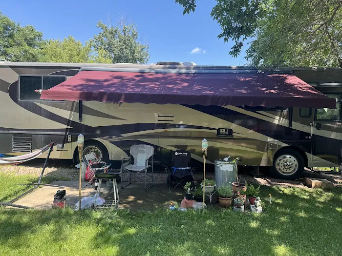 Red Barn RV Park Picture 2