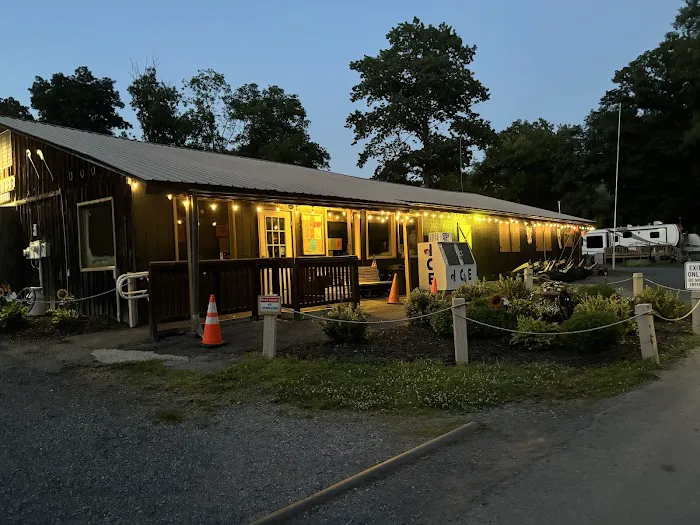 WaterSide Campground & RV Park Picture 5