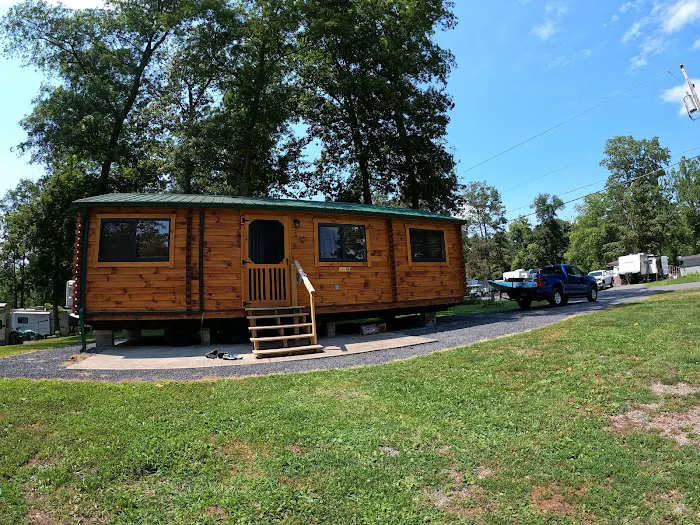 WaterSide Campground & RV Park Picture 9