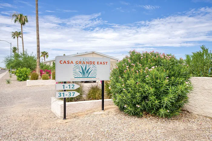 Casa Grande East Manufactured Home and RV Park Picture 8