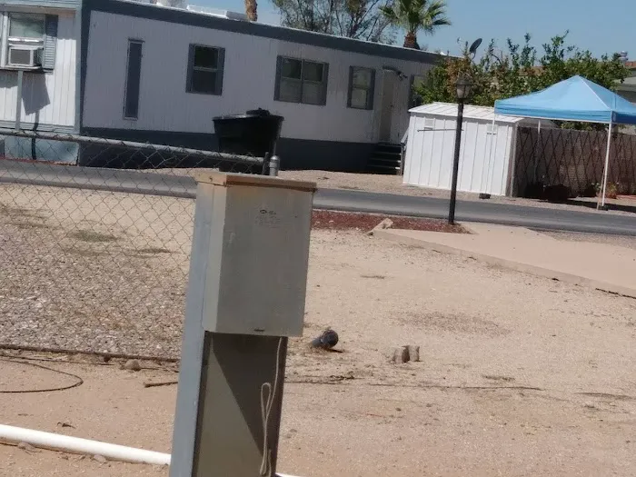 Safari Mobile Home RV Park Picture 8