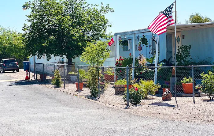 La Colonia Mobile Home Park Picture 2