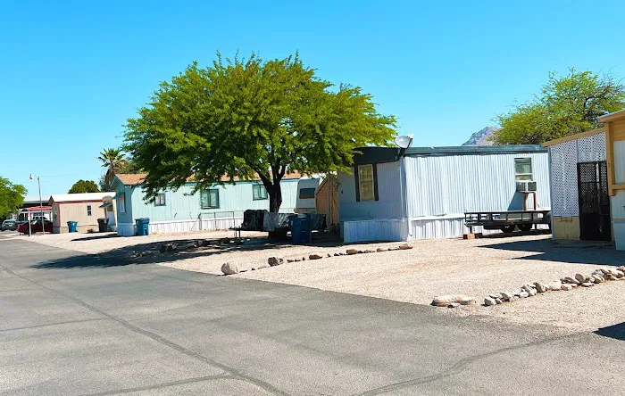 La Colonia Mobile Home Park Picture 6