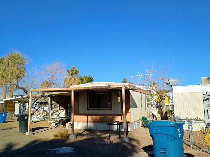 Twin Palms Mobile Home Park Picture 2