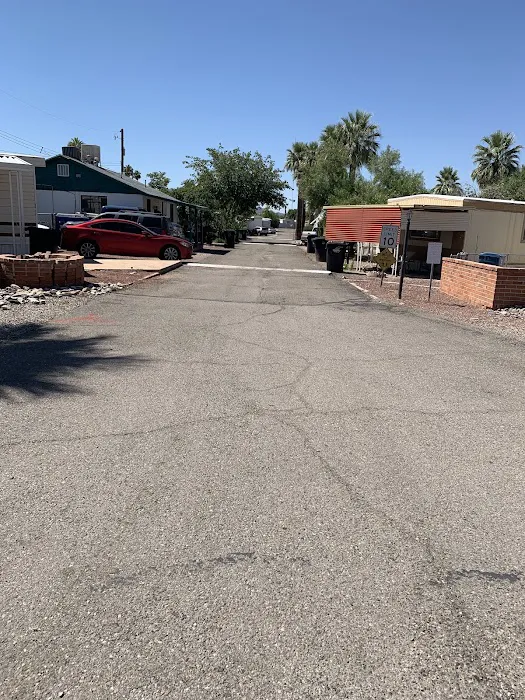 Twin Palms Mobile Home Park Picture 3