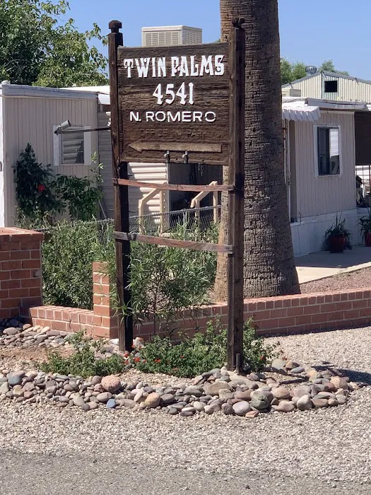 Twin Palms Mobile Home Park Picture 1