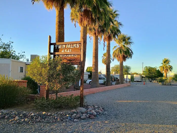 Twin Palms Mobile Home Park Picture 8