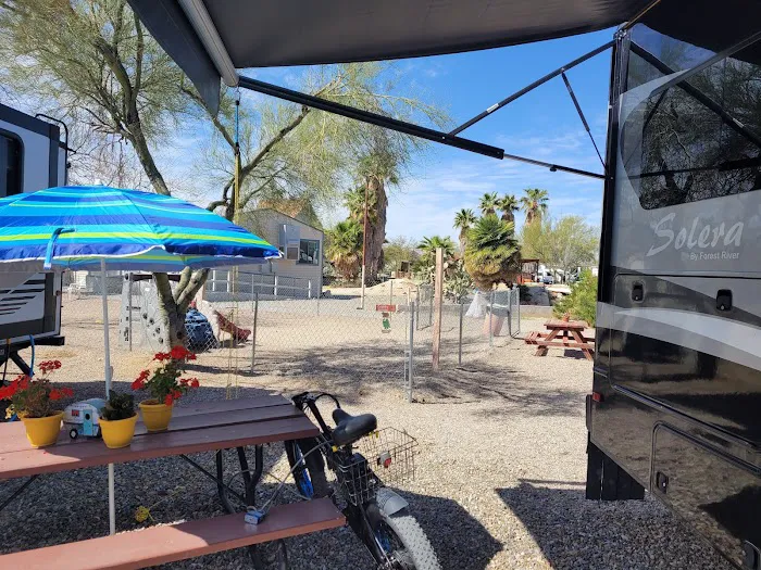 Desert Trails RV Park Picture 9