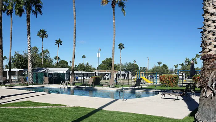 Continental West Mobile Home Community Picture 3