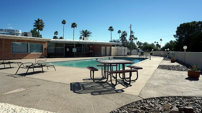 Continental West Mobile Home Community Picture 6