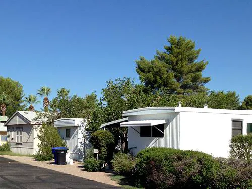 Crescent Manor Manufactured Home Community Picture 3