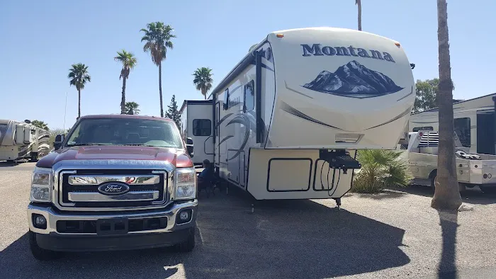 Woodys Roundup Resort Picture 6