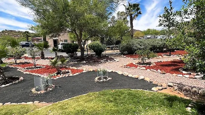 Cactus Gardens Mobile Home Community Picture 4