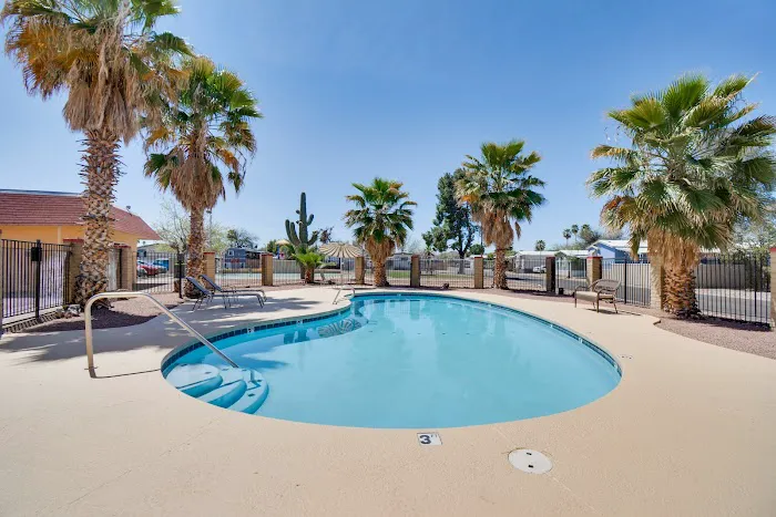 Silverlake Estates Picture 3