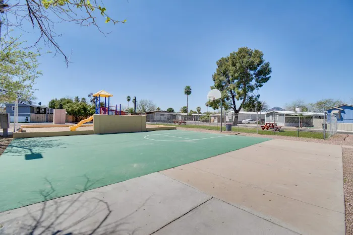 Silverlake Estates Picture 8