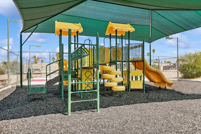 Verde Plaza Mobile Home Park Picture 10