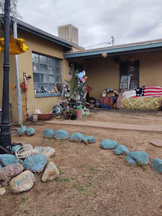 Arizona Manor Picture 1