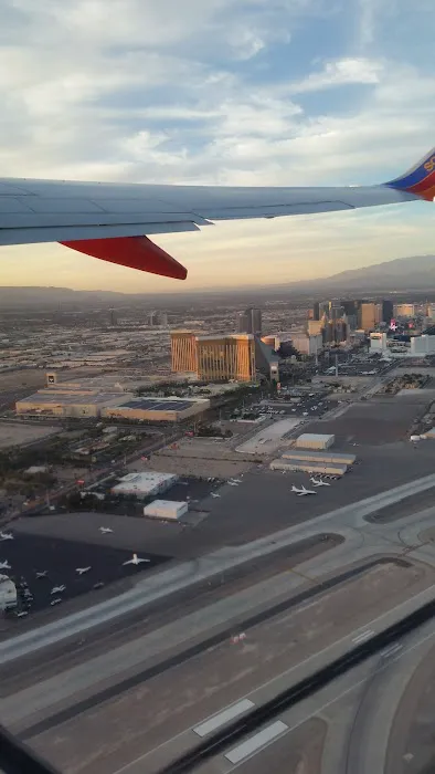 Desert Retreat MH & RV Park Picture 7