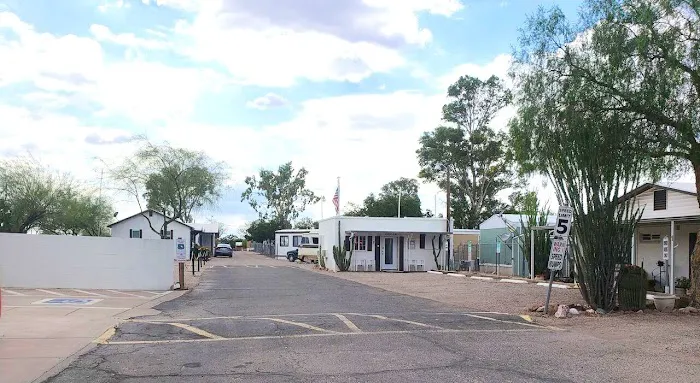 Desert Retreat MH & RV Park Picture 6