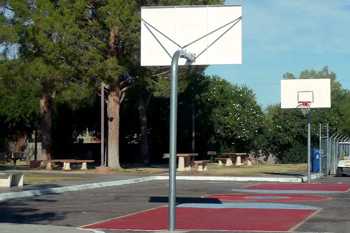 Country Club Manufactured Home Community Picture 3