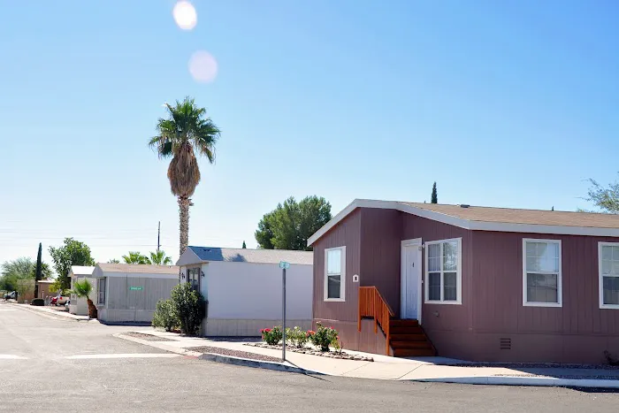 Country Club Manufactured Home Community Picture 2