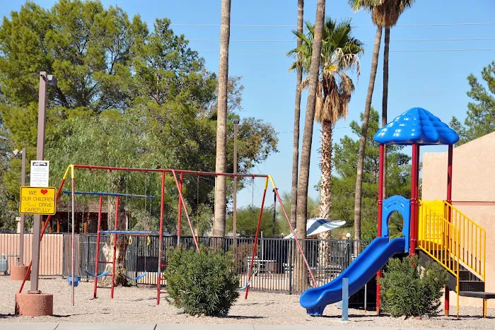 Country Club Manufactured Home Community Picture 6