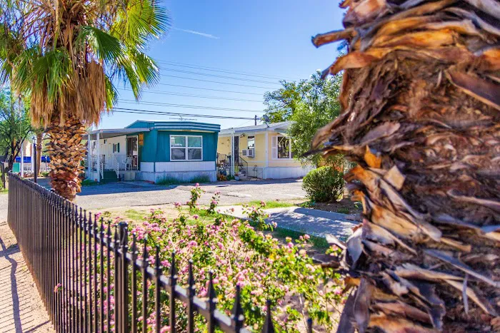 Catalina Heights Mobile Home Park Picture 7