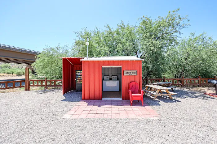 Riverbed RV Park Picture 3