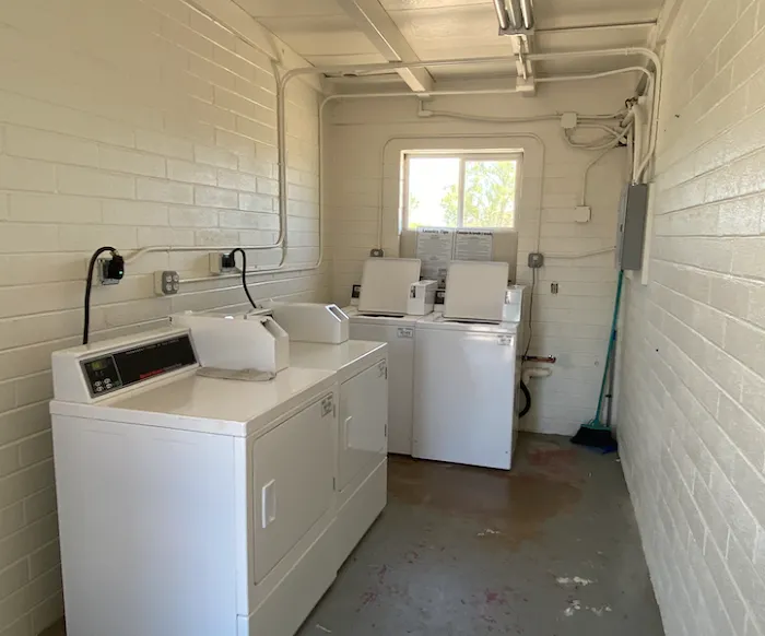 The Palms Mobile Home Park Picture 3