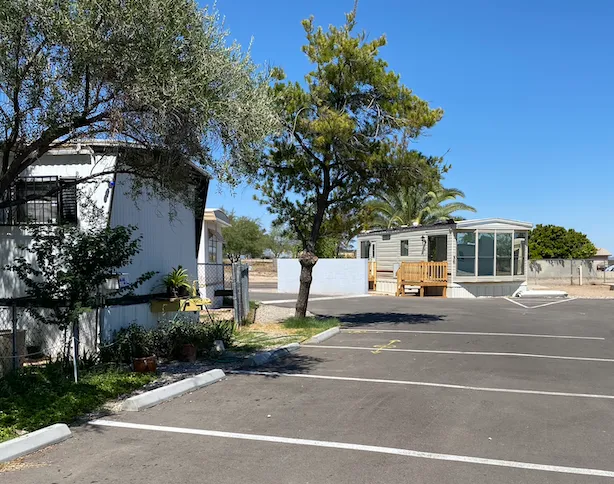 The Palms Mobile Home Park Picture 5