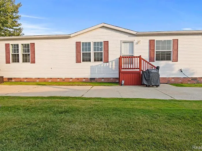 Green Valley Estates Mobile Home Park Picture 3