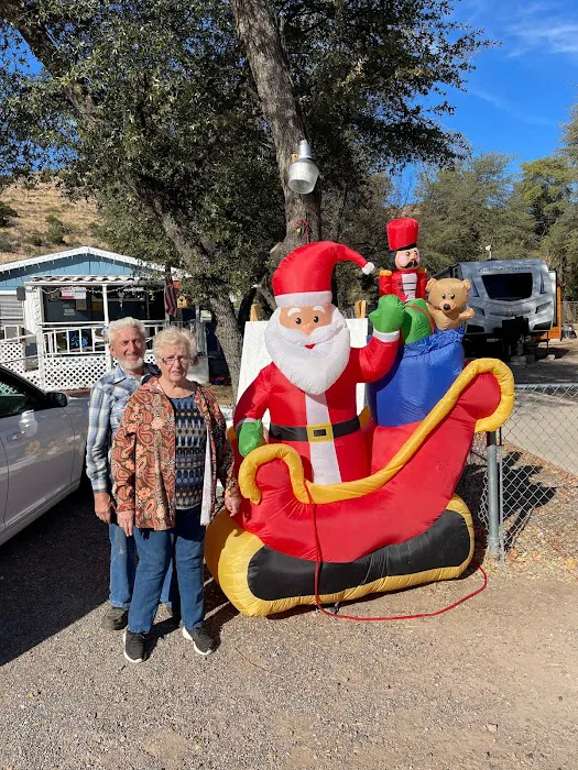 Oaks Mobile Home & RV Park Picture 4