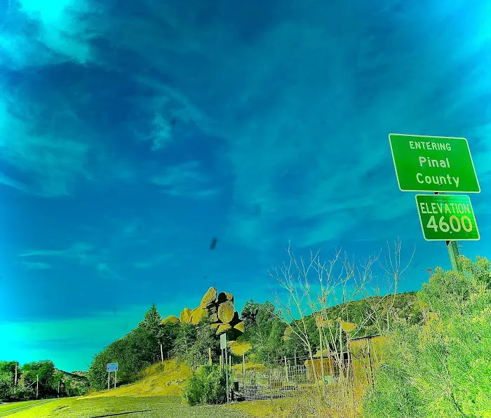 Oaks Mobile Home & RV Park Picture 10