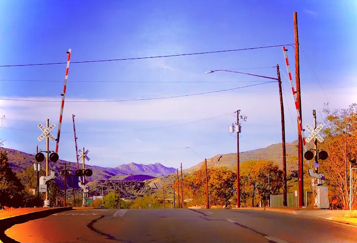 Oaks Mobile Home & RV Park Picture 7